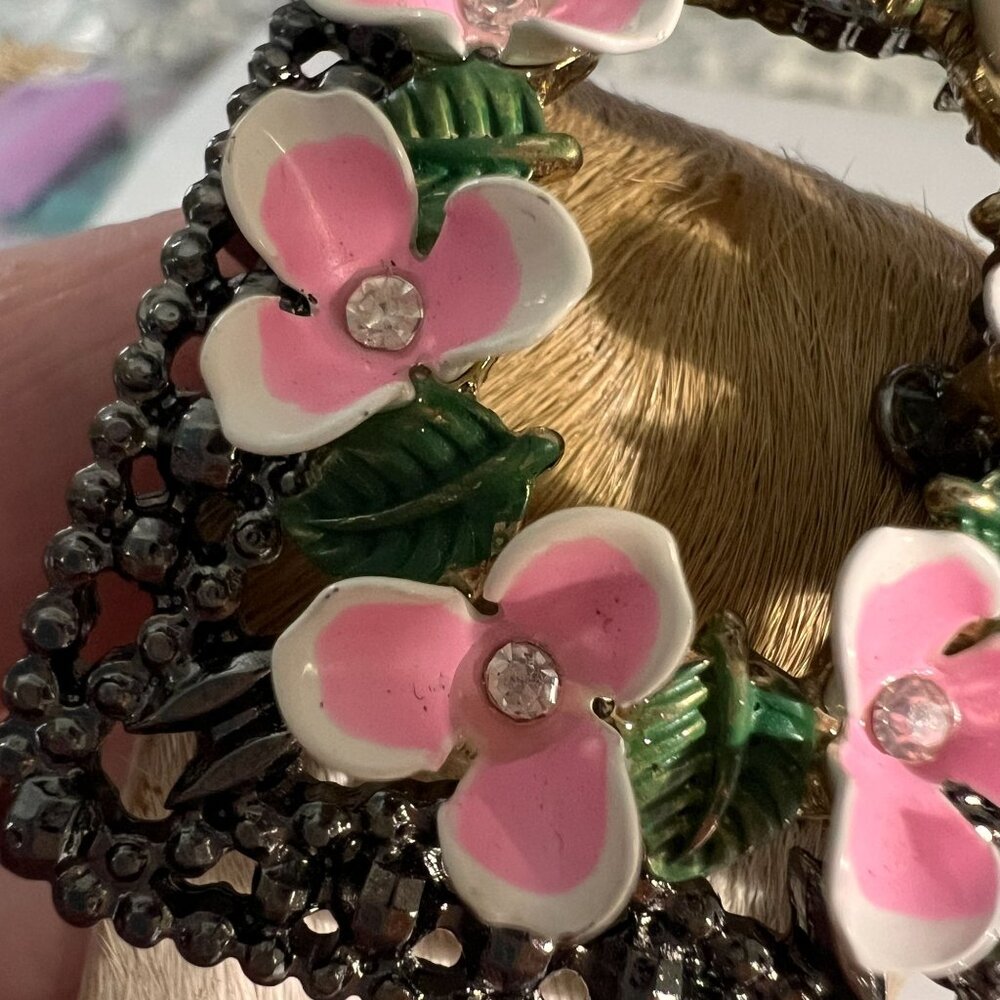 Rare Betsey Johnson Floral Bracelet Brown Cream Calf Hair Leather Pink F… - Picture 5 of 9